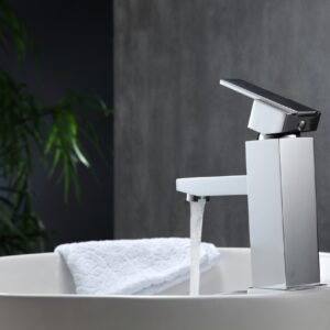 Aqua Piazza Single Lever Bathroom Vanity Faucet – Chrome